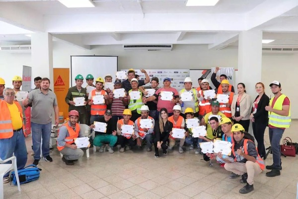 Diario HOY | Competencia de albañiles: ganadores recibirán certificación