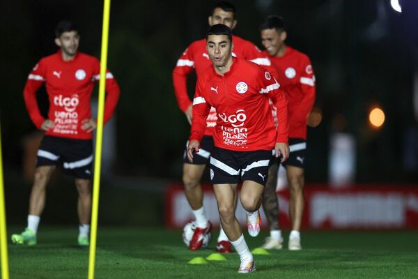 La albirroja arrancó una nueva ilusión mundialista | OnLivePy