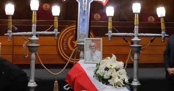 La Nación / El homenaje del Congreso Nacional a quien fue un modelo de legislador