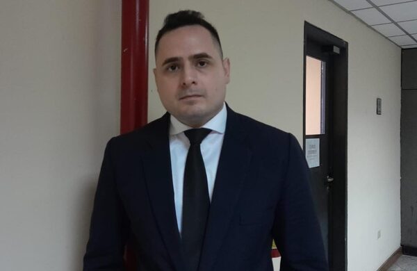 Condenan a tres personas por falsificación de facturas