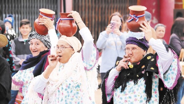 Preparan tarima para hacer tradicional vito