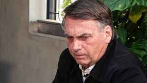 Fiscalía de Brasil pide a Bolsonaro devolver regalos