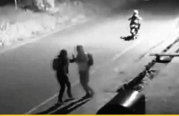 Una joven se resistió a un asalto y fue golpeada a culatazos por motochorros •