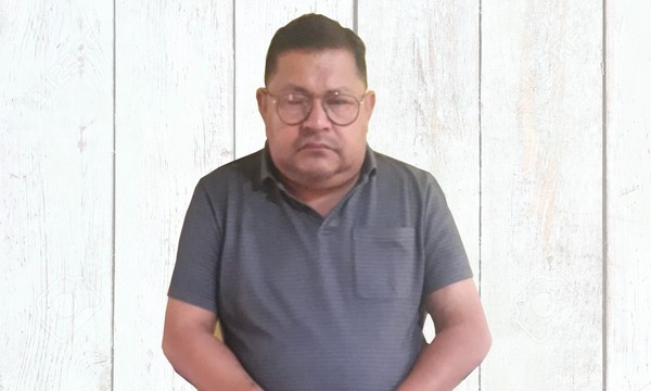 El profesor Hugo Ruiz Díaz, perdió la vista y está en espera de trasplante renal