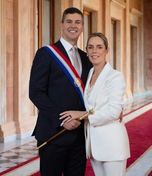 Presidente de la República aclara que no es obligatorio uso de fotografía y pide destacar a compatriotas