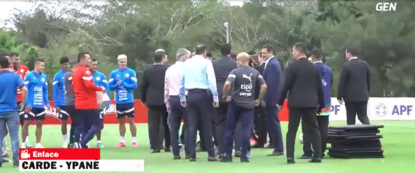 Versus / La visita especial que tuvo la Selección Paraguaya en la Albiróga