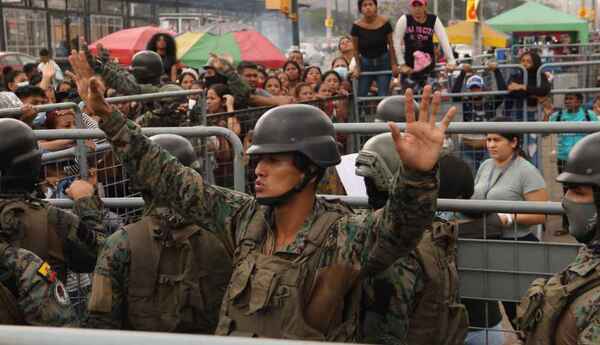 ¿Son el ejército, la policía y las prisiones de Ecuador irreformables?