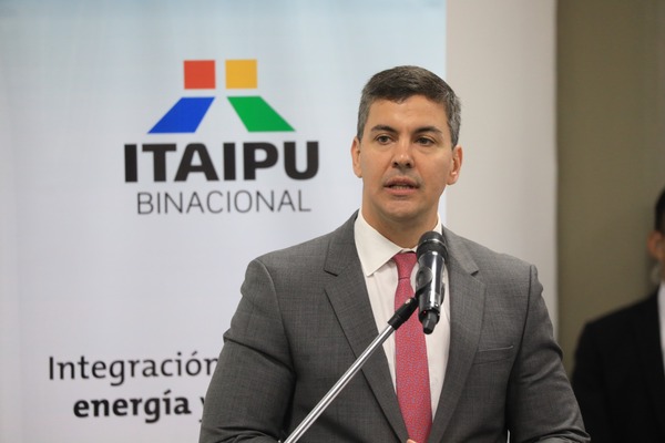 Peña designa a nuevos consejeros de Itaipu con la misión de defender los intereses del Paraguay - .::Agencia IP::.