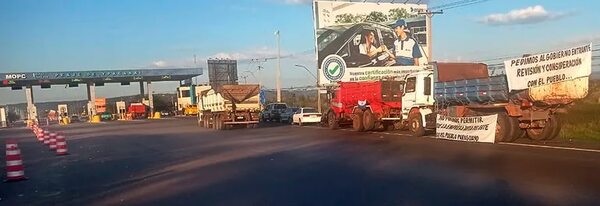 Gremio de camioneros advierte que saldrán a las calles si gasoíl vuelve a subir - Nacionales - ABC Color