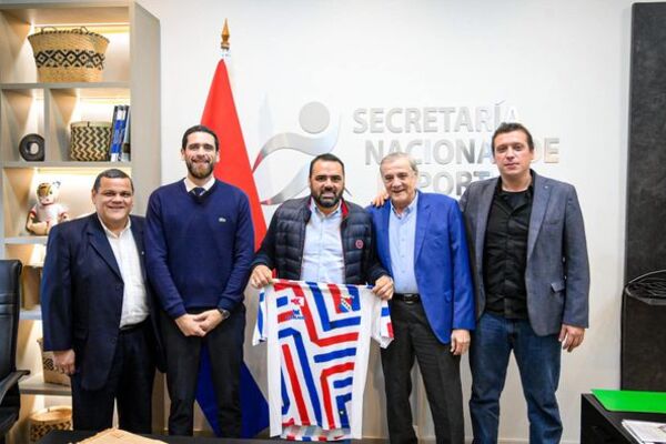 Autoridades del fútbol de salón visitan al Ministro de Deportes