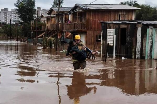 Diario HOY | Un ciclón deja al menos 21 muertos en el sur de Brasil
