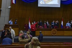 Gremios rechazan plan cartista sobre creación de superintendencia de jubilaciones - Política - ABC Color