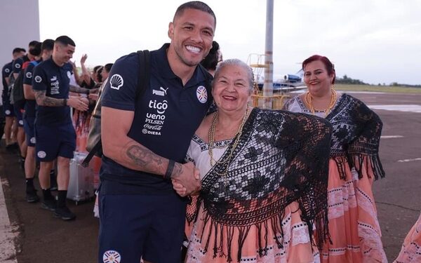 Selección paraguaya arribó al Este y aumenta efervescencia “albirró”