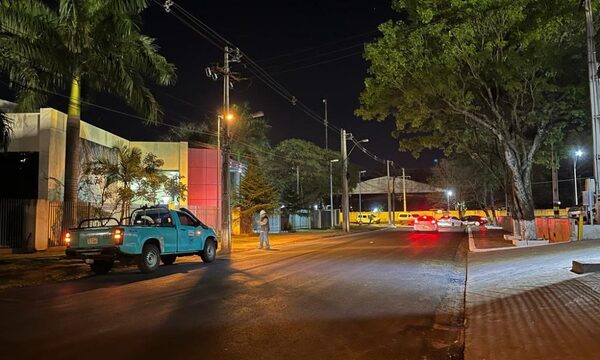 Realizan mantenimiento intensivo de la iluminación pública en Ciudad del Este