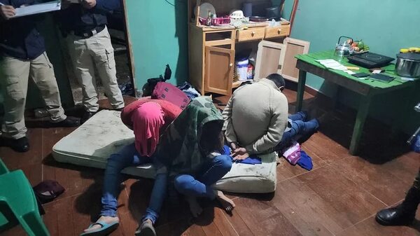 Ataque de sicarios: tres aprehendidos en un allanamiento en Brítez Cue - Policiales - ABC Color