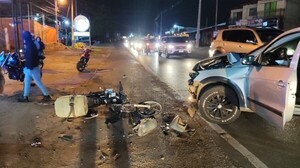 Motociclista perdió la vida, tras chocar contra una camioneta en Luque - trece