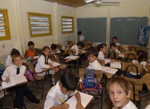 Escuela de Bañado Tacumbú desarrolla clases entre inseguridad, goteras y falta de aulas - Nacionales - ABC Color