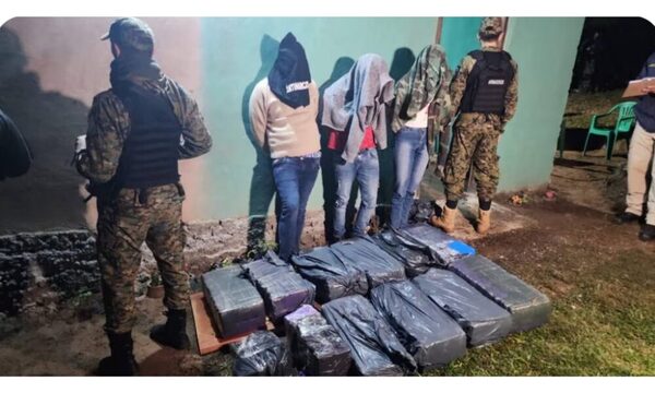 Tres fueron detenidos en medio de allanamientos para encontrar a líder narco