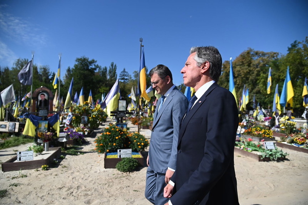 En una visita por sorpresa a Kiev, Blinken anuncia una ayuda de 1.000 millones de dólares - .::Agencia IP::.