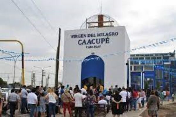 Misa en desagravio por "ultrajes" a la figura del Papa en la parroquia Ntra. Sra. de los Milagros de Caacupé – Barracas, Argentina - Portal Digital Cáritas Universidad Católica