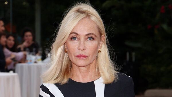 Diario HOY | Actriz francesa Emmanuelle Beart víctima de incesto cuando era niña