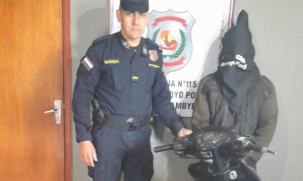Ladrón llevó una moto, quedó sin combustible y le cayó la poli