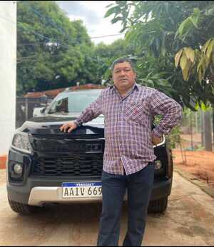 Diario HOY | La lujosa camioneta del ‘dirigente sin techo’ que presiona por viviendas