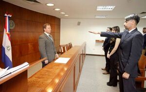 Ministro Martínez Simón presidió juramento de actuario