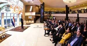 La Nación / Empresarios del comercio de CDE quedaron conformes tras reunión con Santiago Peña