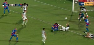 Versus / Cerro Porteño responde con todo a la APF por la patada de Clar sobre Alfio