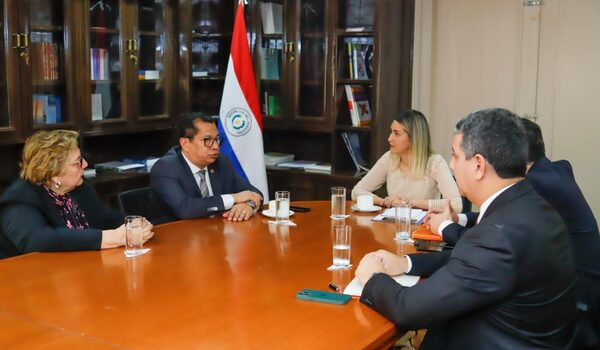 Gobierno apunta a dar formación técnica certificada a guias familiares de programas sociales - .::Agencia IP::.