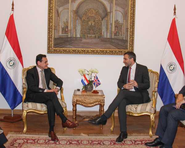 Canciller y embajador de Gran Bretaña dialogaron sobre temas de la agenda bilateral - .::Agencia IP::.