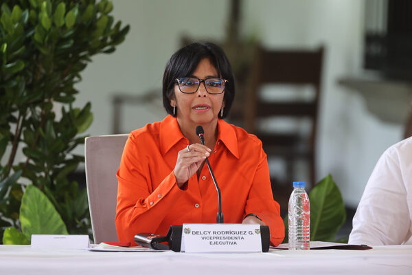 La vicepresidenta venezolana explora con Rousseff opciones de cooperación con banco de BRICS - MarketData