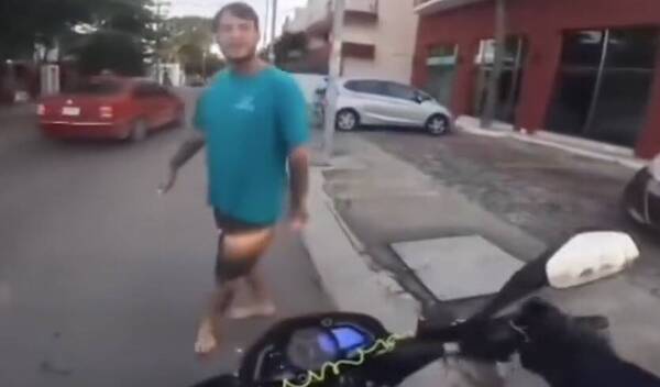 [VIDEO] Agredió al delivery porque le entregó tarde su pedido