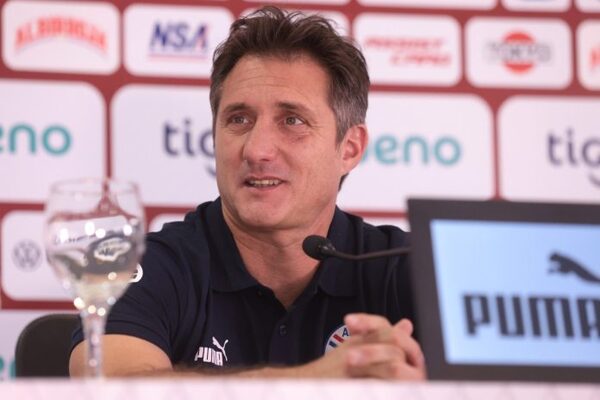 Barros Schelotto confirma equipo titular para el juego contra Perú