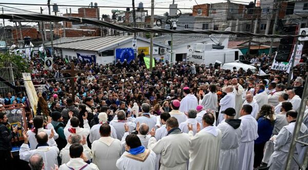 En iglesia Virgen de Caacupé, de Buenos Aires, repudian ataques de Milei al Papa - ADN Digital