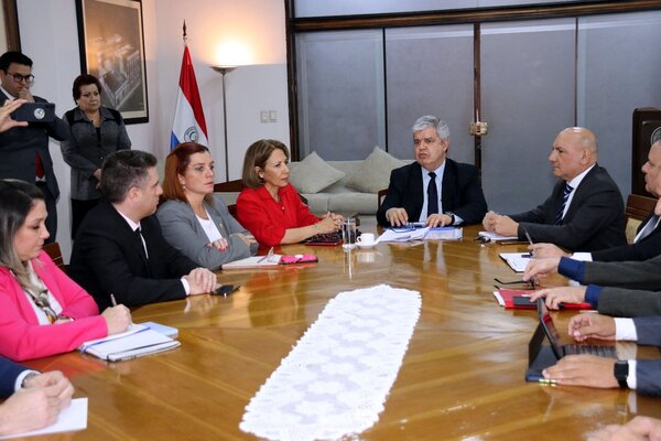 Gobierno analiza implementación del uso de las tobilleras electrónicas