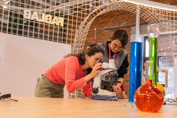 "Superbacterias: La batalla de nuestras vidas", una nueva exhibición interactiva de MuCi en el TatakuaLab - San Lorenzo Hoy