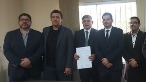Compadre de Nano, nombrado en oficina de Salud