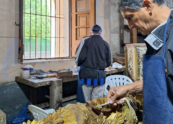 Diario HOY | Avanza restauración del retablo de la Santísima Trinidad