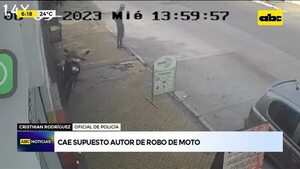 Video: Cae un supuesto autor de robo de moto - ABC Noticias - ABC Color