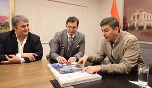 Intendente se reunió con el Presidente Santiago Peña en busca de mejoras viales - Noticiero Paraguay