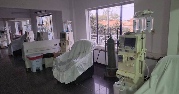 La Nación / Concepción: funcionarios de Nefrodial están en paro por no cobrar sus salarios