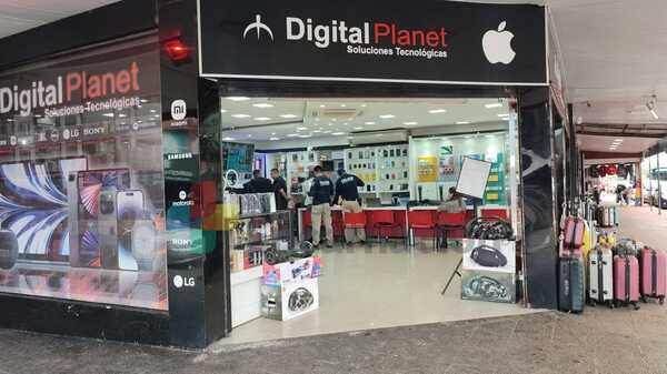 Allanan local en el circuito comercial por supuesta estafa con tarjeta de crédito