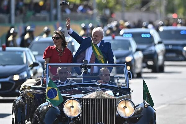 Día de la Independencia en Brasil: Desfile de Lula con las FF.AA. y un mensaje a los comandantes - Mundo - ABC Color