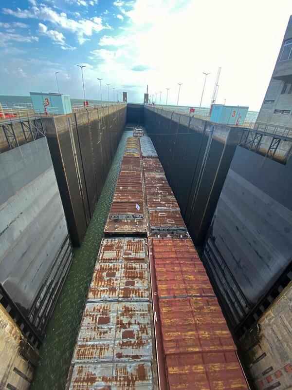 Barco sojero con más de 21.000 toneladas cruzó la esclusa de navegación de Yacyretá | 1000 Noticias