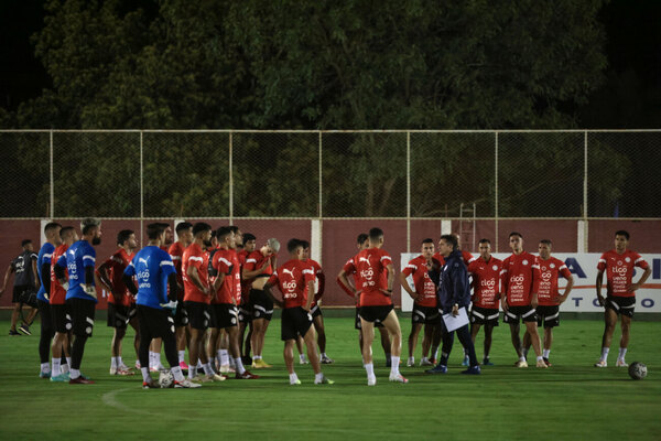 Versus / La gran duda de Guillermo Barros Schelotto para el debut ante Perú