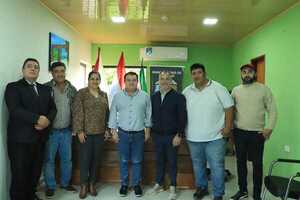 IMPORTANTE REUNIÓN ENTRE EL INTENDENTE AGUILAR Y FUNCIONARIOS DE LA GOBERNACIÓN DE ITAPÚA - Itapúa Noticias