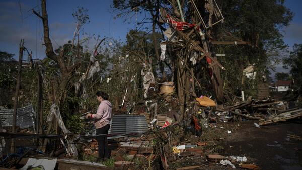 Inundaciones por un ciclón al sur de Brasil dejan decenas de muertos