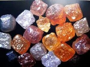 Dos detenidos en Argentina por presunta estafa con una empresa de inversión en diamantes - Mundo - ABC Color